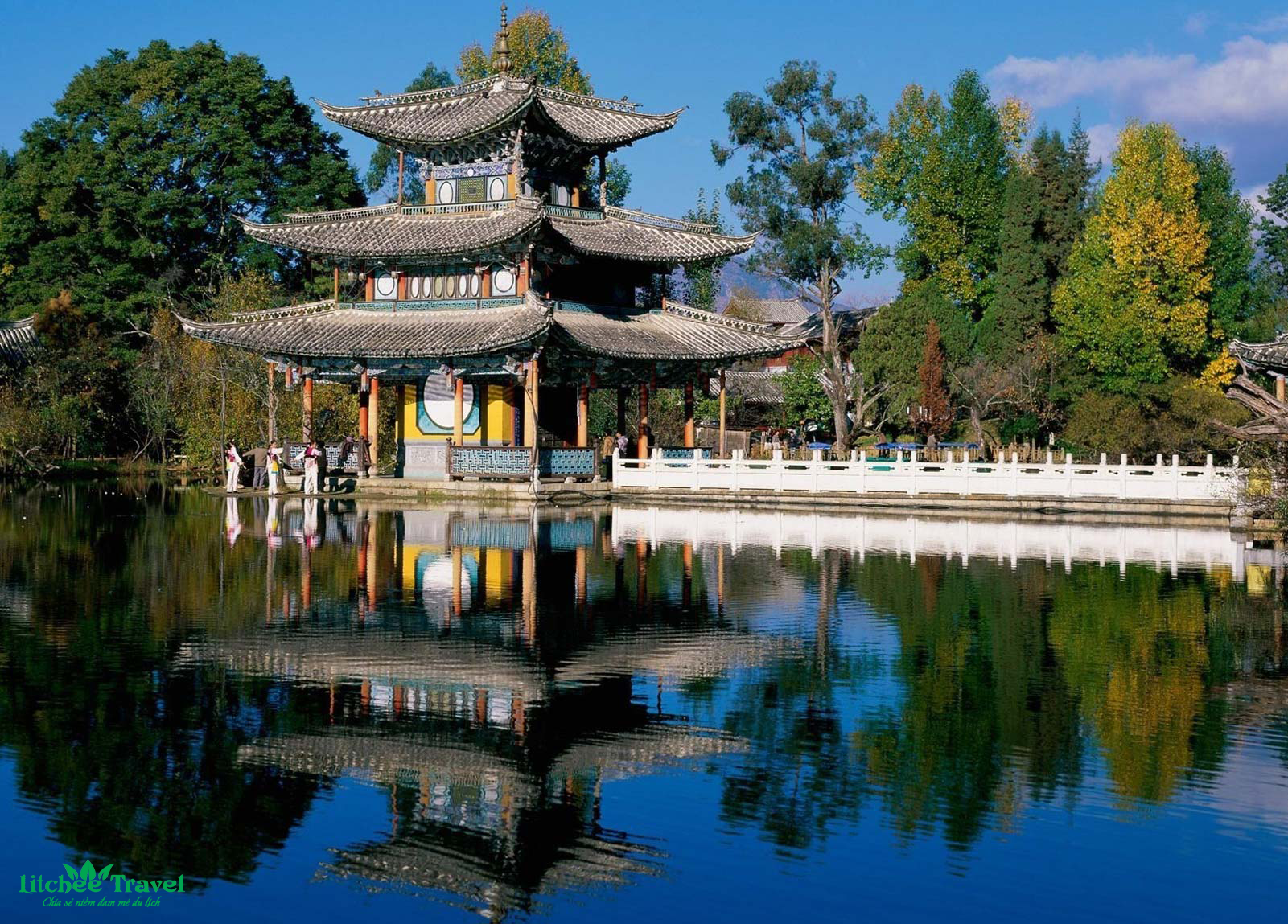 cong-vien-hac-long-litchee-travel-01