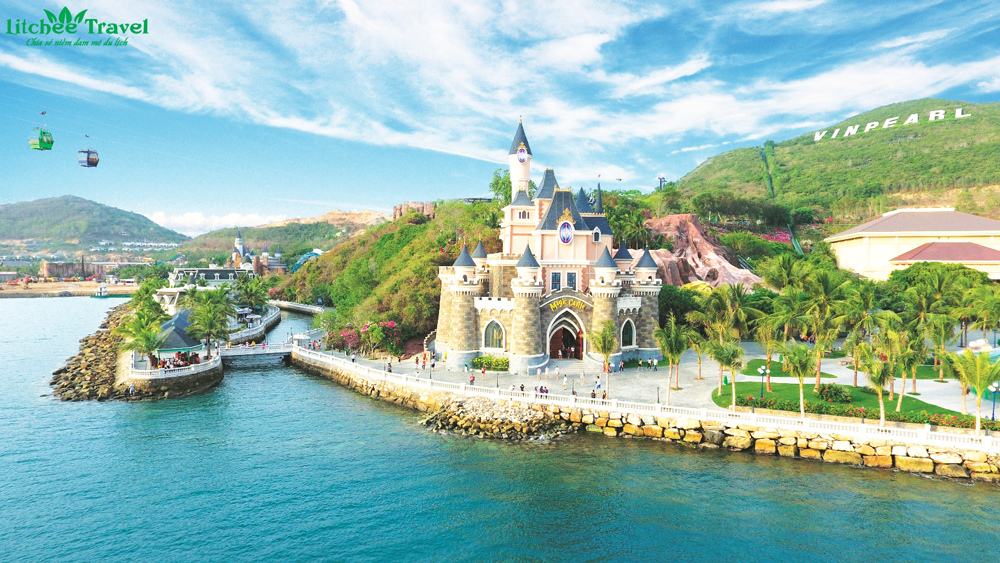 vinpearl_land--LITCHEE-TRAVEL